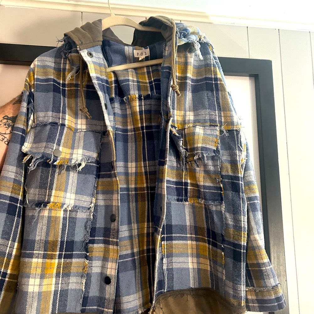 POL snap up shacket - Picture 2 of 3